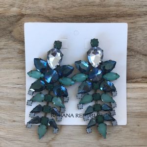 Banana republic statement earrings